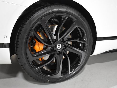 New 2026 Bentley Continental GTC AWD/4WD image 12