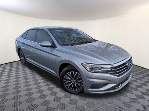 Used 2020 Volkswagen Jetta SE w/ SE Cold Weather Package image 1