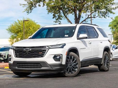 Certified 2023 Chevrolet Traverse RS image 1