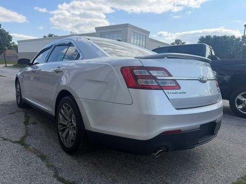 Used 2018 Ford Taurus Limited FWD image 5