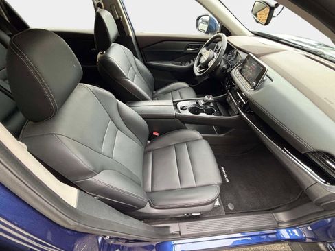 Used 2023 Nissan Rogue SL image 25