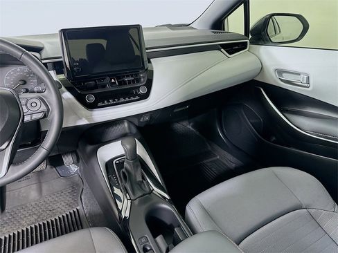 Used 2025 Toyota Corolla SE image 19