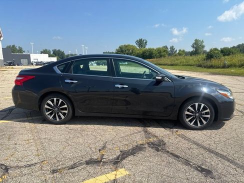 Used 2017 Nissan Altima 2.5 SL FWD image 4