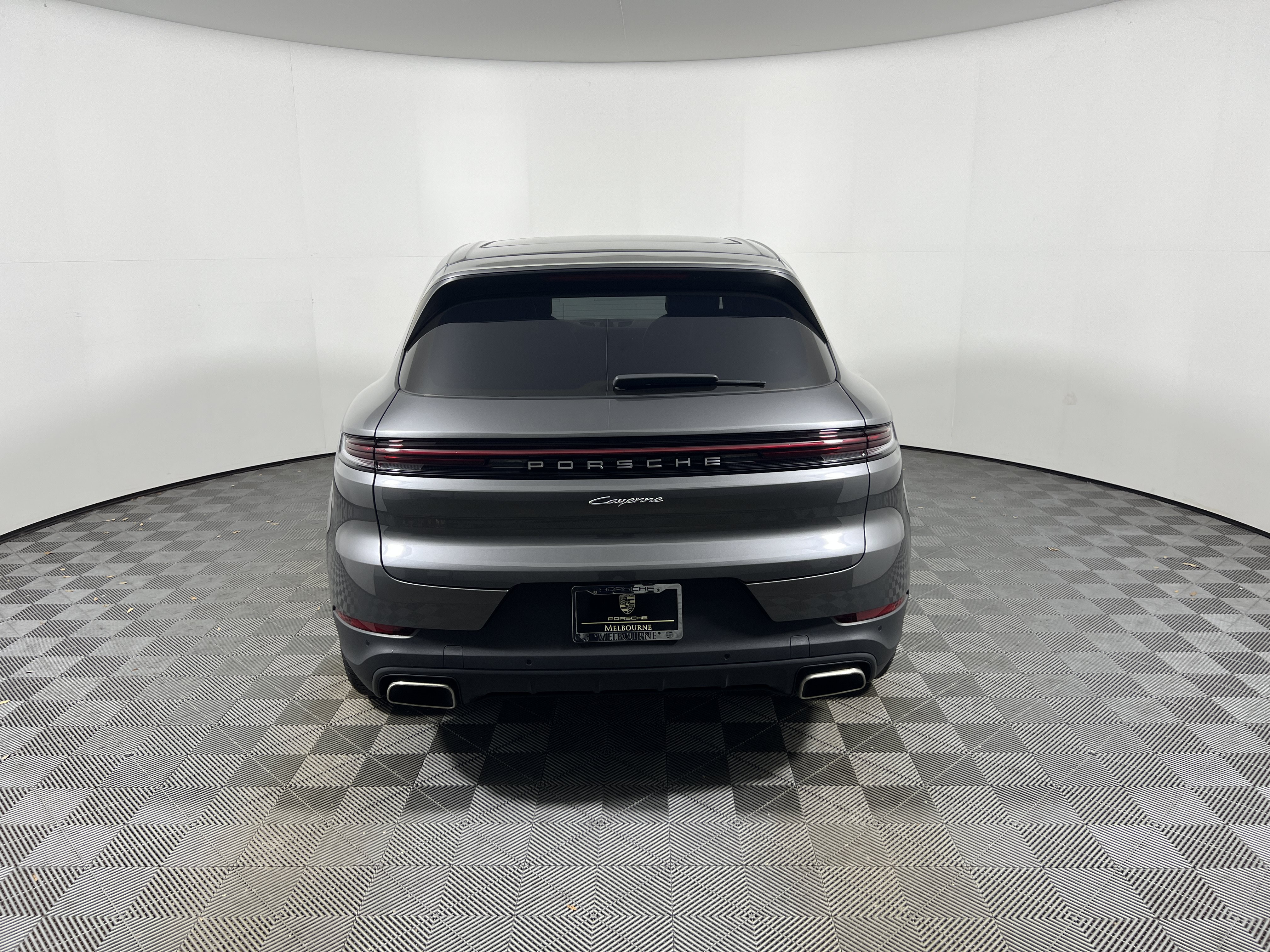 Certified 2025 Porsche Cayenne E-Hybrid AWD/4WD image 6