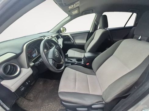 Used 2014 Toyota RAV4 LE FWD image 9