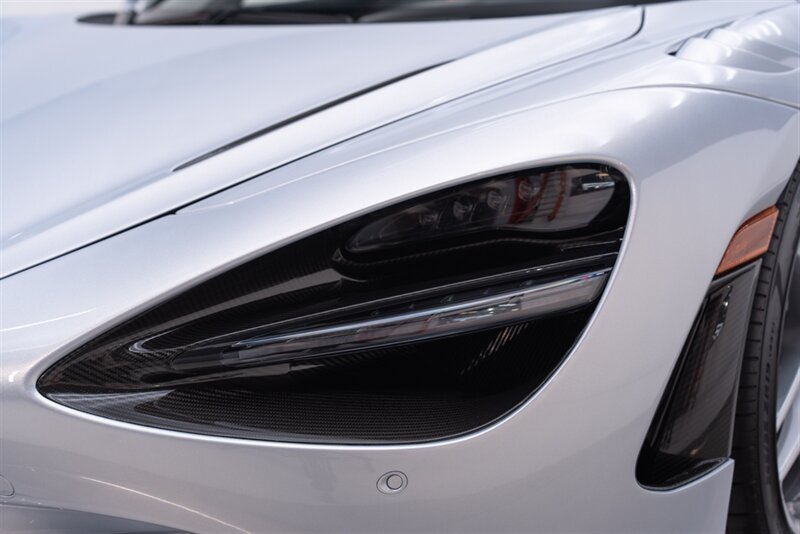 Used 2024 McLaren 750S Spider RWD image 42