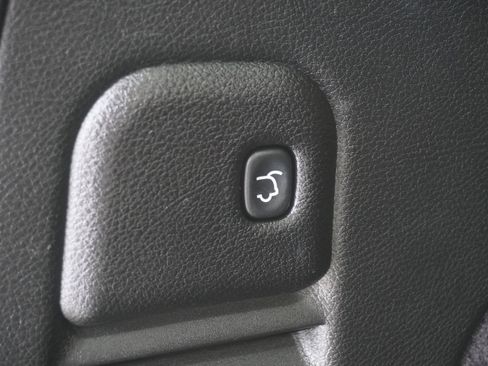 Used 2013 Jeep Grand Cherokee Overland Summit image 26