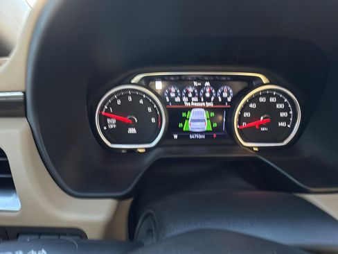 Used 2021 Chevrolet Tahoe Premier w/ Premium Package image 12