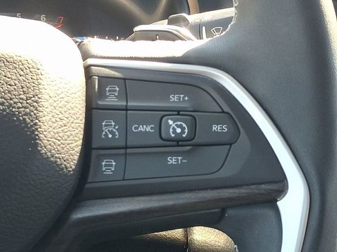Used 2023 Jeep Grand Cherokee L Limited w/ Trailer Tow Group (B) AWD/4WD image 23