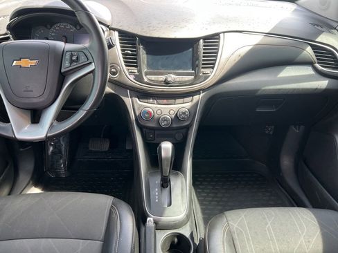 Used 2018 Chevrolet Trax LT w/ LT Convenience Package AWD/4WD image 11