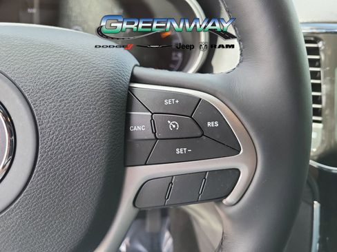Used 2022 Jeep Grand Cherokee Laredo X RWD image 23