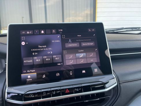 Used 2023 Jeep Compass Limited image 21