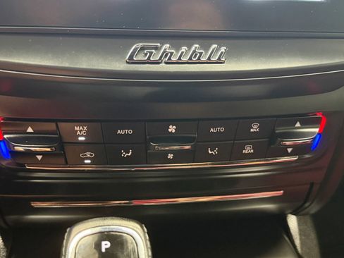 Used 2019 Maserati Ghibli RWD image 31