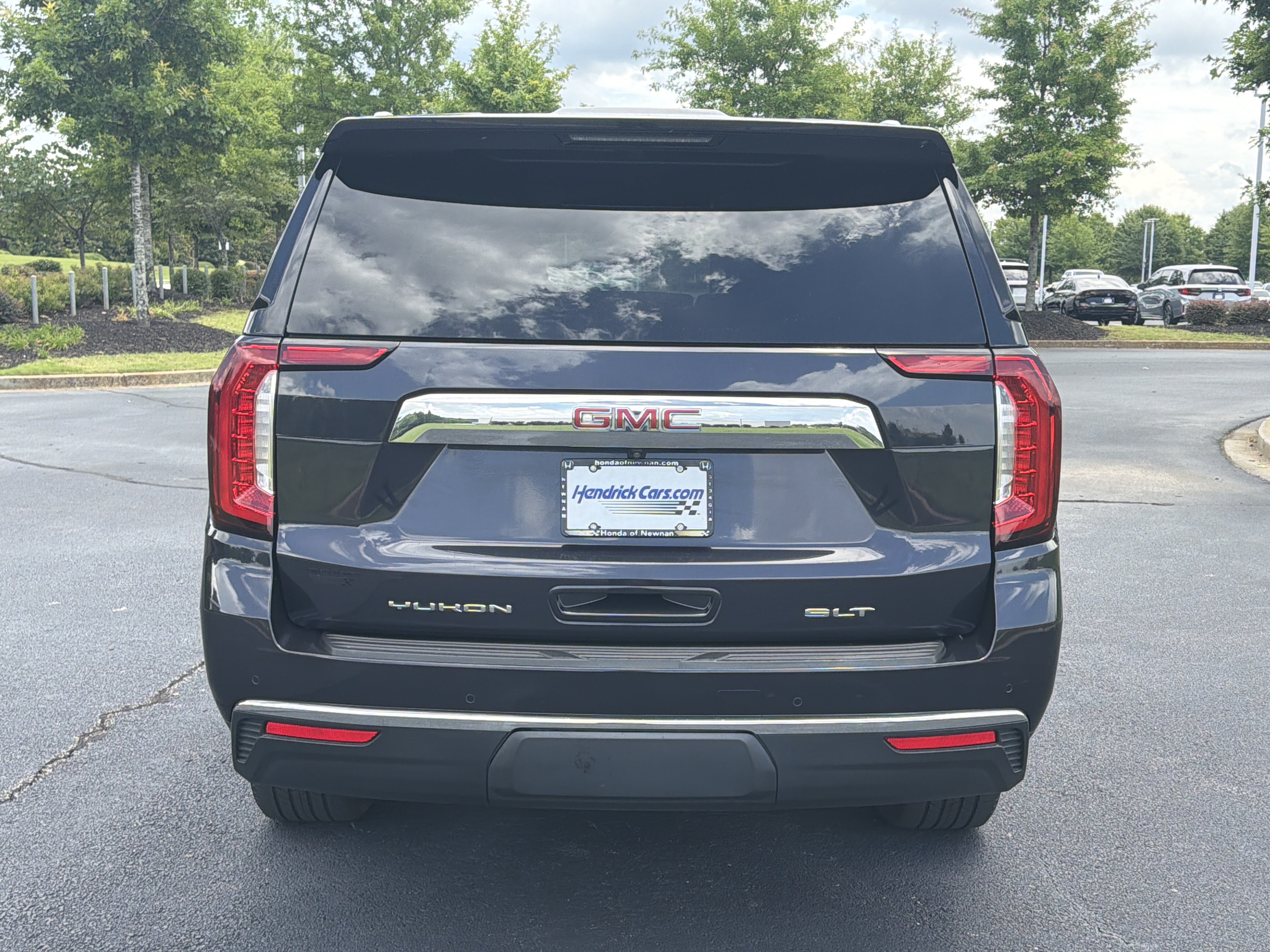 Used 2023 GMC Yukon XL SLT AWD/4WD image 8