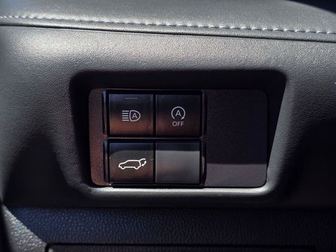 Used 2023 Toyota Highlander XLE AWD/4WD image 41