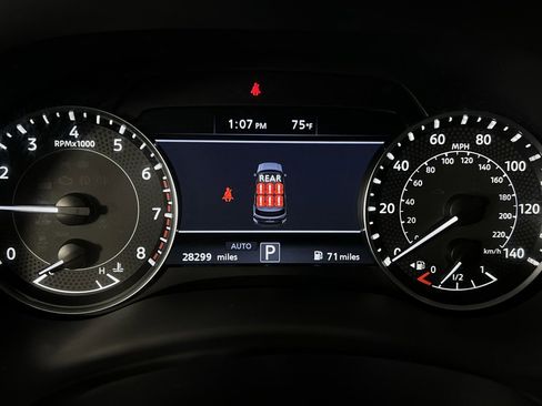 Used 2024 Nissan Armada SL image 18