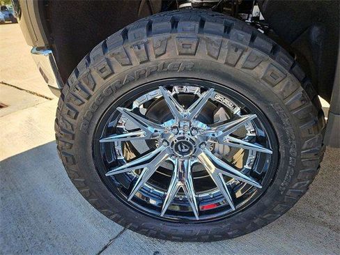 New 2026 GMC Sierra 1500 SLT image 32