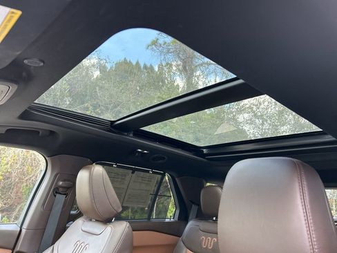 Used 2022 Ford Explorer King Ranch image 21