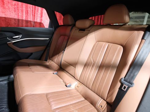 Used 2021 Audi e-tron Premium w/ Convenience Plus Package image 14