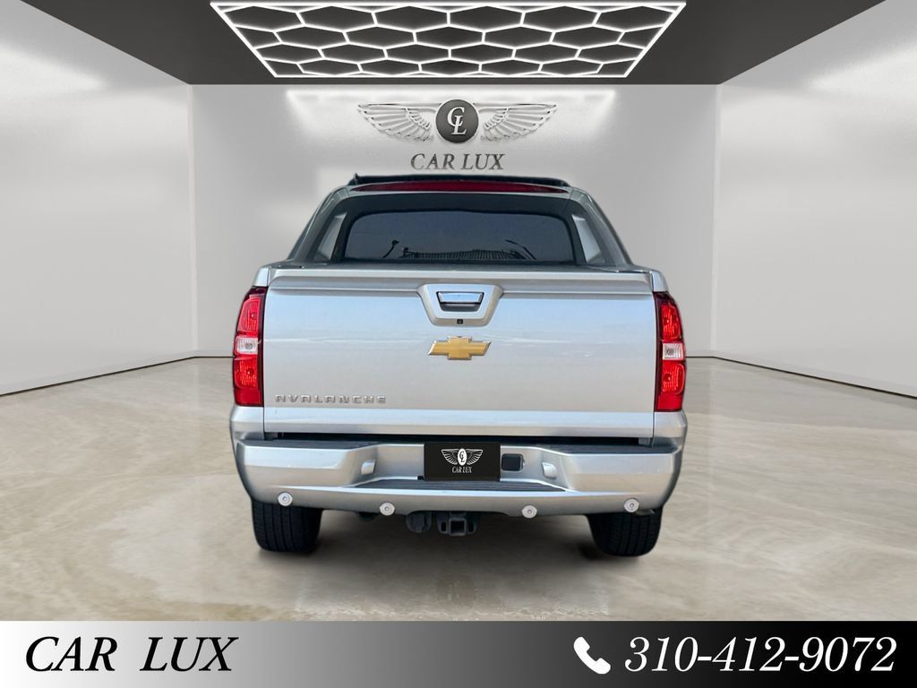 Used 2013 Chevrolet Avalanche LS RWD image 4