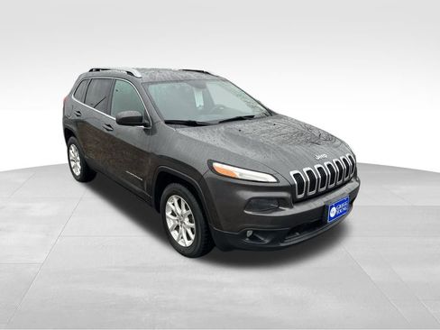 Used 2015 Jeep Cherokee Latitude w/ Cold Weather Group image 8