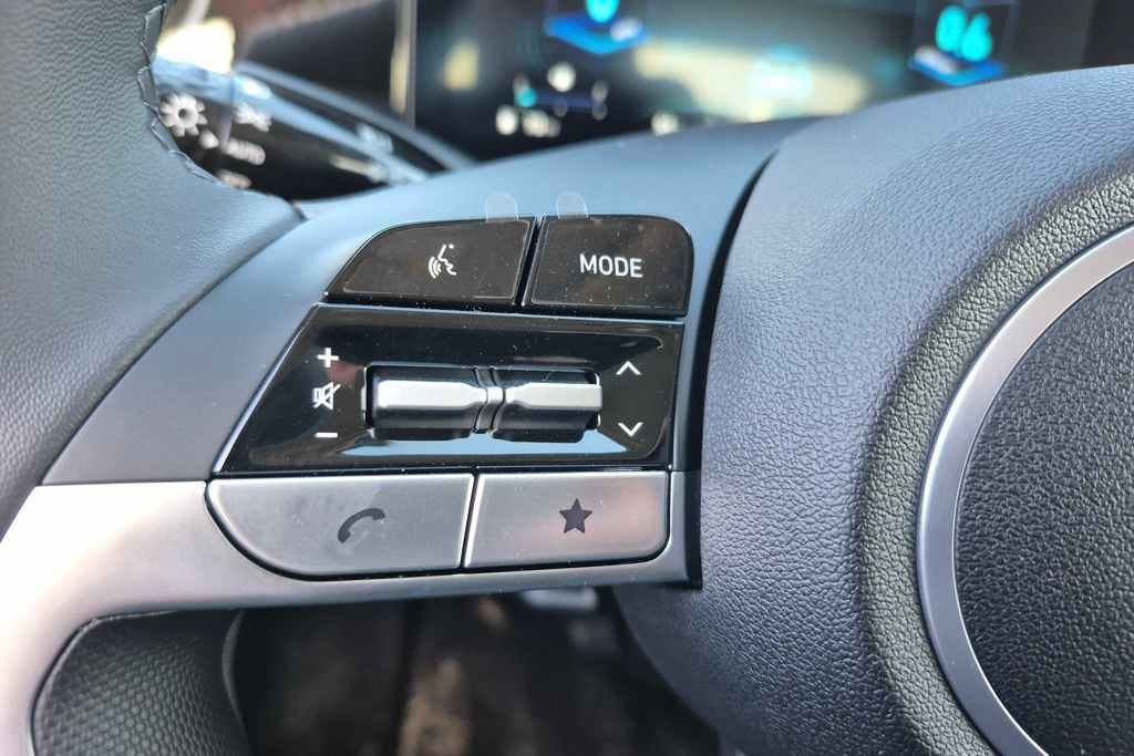 New 2026 Hyundai Elantra Limited FWD image 30