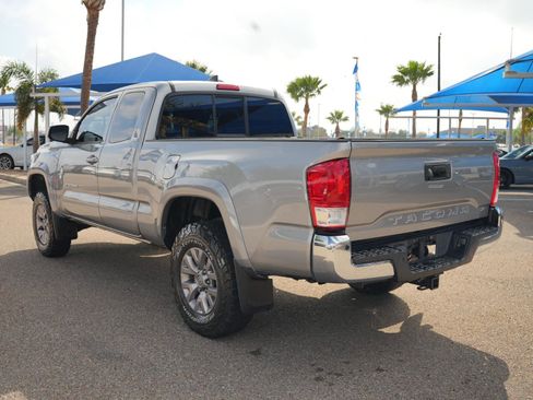 Used 2016 Toyota Tacoma SR5 w/ SR5 Appearance Package (DM) image 6