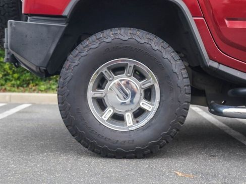 Used 2005 HUMMER H2 w/ Preferred Equipment Group image 12