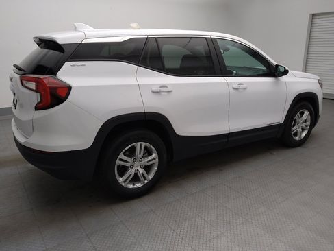 Used 2024 GMC Terrain SLE FWD image 10