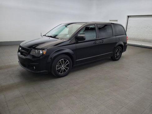Used 2018 Dodge Grand Caravan GT FWD image 2
