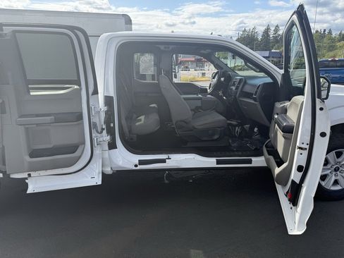 Used 2017 Ford F150 XLT w/ Max Trailer Tow Package image 28