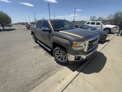 Used 2014 GMC Sierra 1500 SLT w/ SLT Crew Cab Value Package AWD/4WD image 4