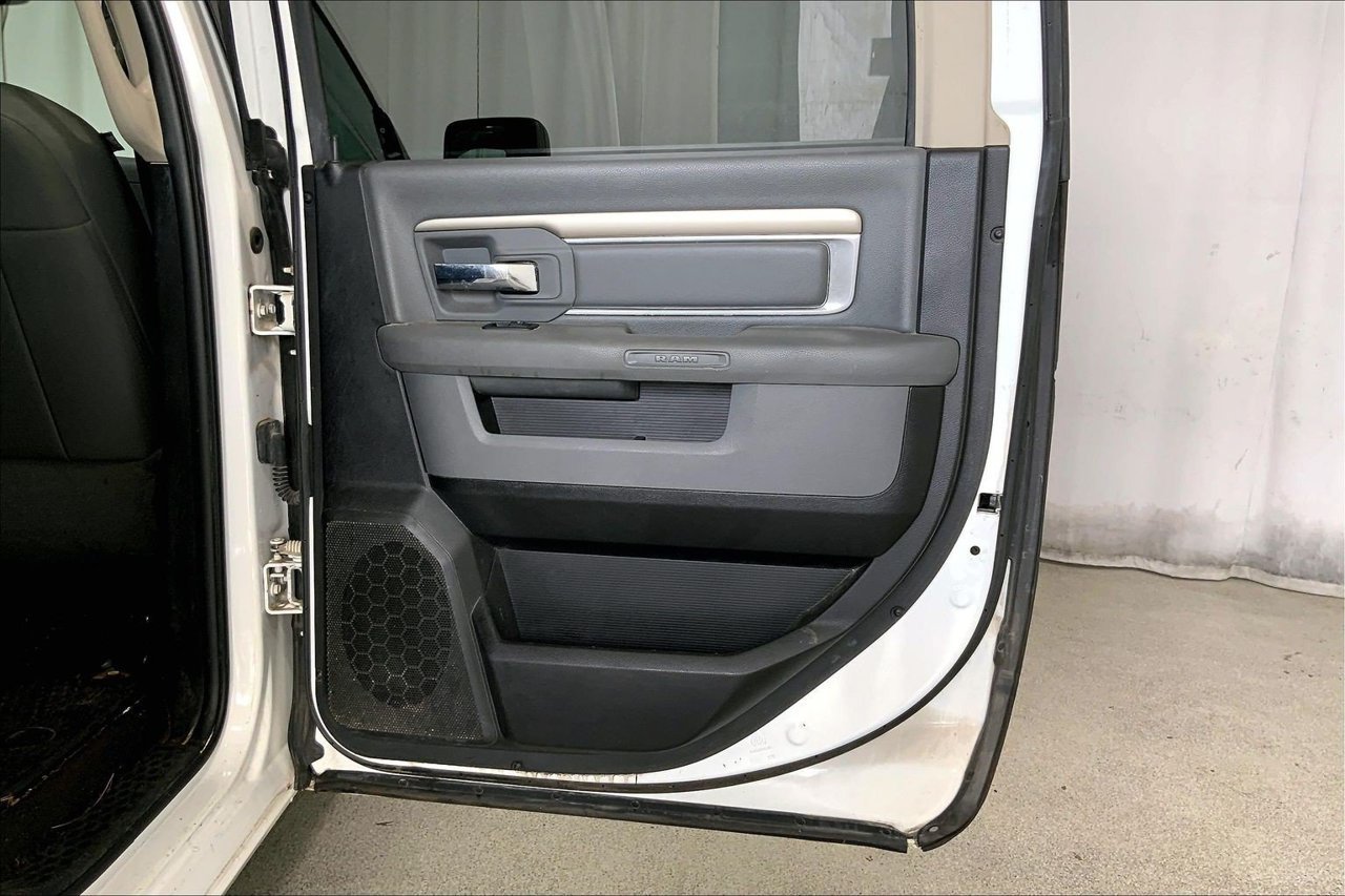 Used 2017 RAM 1500 Classic SLT RWD image 18