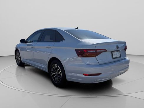 Used 2019 Volkswagen Jetta SE w/ Cold Weather Package image 3