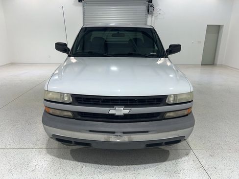 Used 2000 Chevrolet Silverado 2500 W/T w/ Firm Ride Suspension Pkg image 8