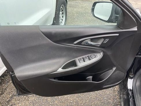 Used 2024 Chevrolet Malibu LS image 3