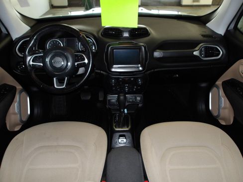 Used 2018 Jeep Renegade Latitude w/ Cold Weather Group AWD/4WD image 12