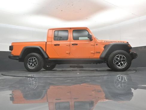 Used 2025 Jeep Gladiator Rubicon w/ Convenience Group AWD/4WD image 47