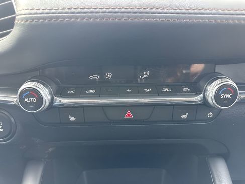 Used 2025 MAZDA MAZDA3 s image 19