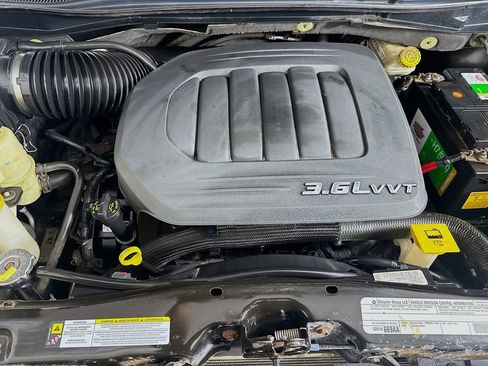 Used 2012 Dodge Grand Caravan SXT image 35