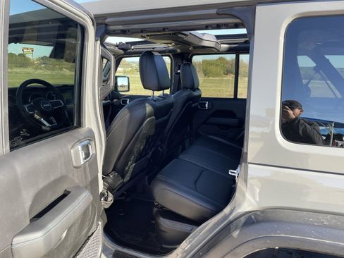 Used 2022 Jeep Wrangler Unlimited Rubicon 4xe w/ Safety Group image 26