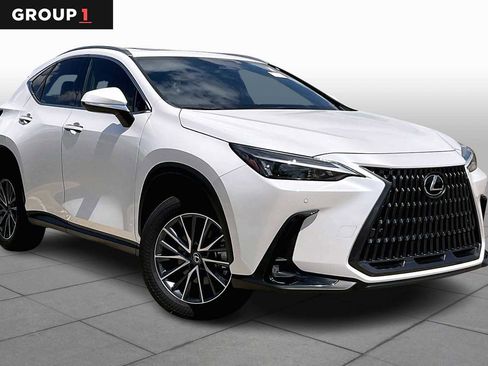 Used 2025 Lexus NX 250 FWD w/ Towing Package (2000 Lbs) image 3