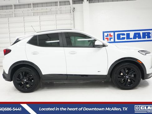 Used 2025 Buick Encore GX Sport Touring w/ Comfort Package image 4