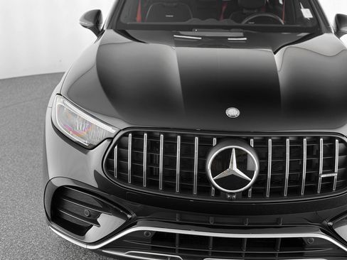 Used 2024 Mercedes-Benz GLC 43 AMG 4MATIC image 38