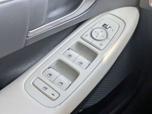 Used 2025 Hyundai Sonata SEL FWD image 22