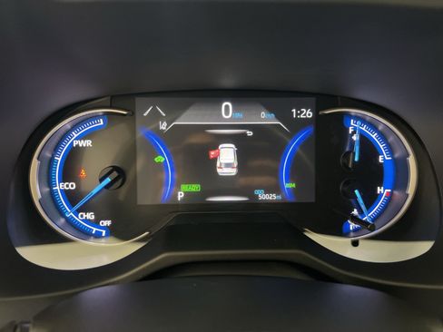 Used 2025 Toyota RAV4 XLE AWD/4WD image 17