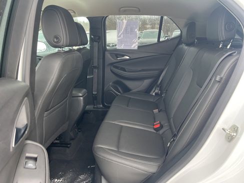 Used 2024 Buick Encore GX Sport Touring image 9
