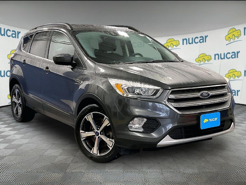 Used 2017 Ford Escape SE w/ SE Leather Comfort Package AWD/4WD image 1