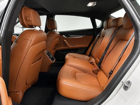 Used 2023 Maserati Quattroporte Modena RWD image 14