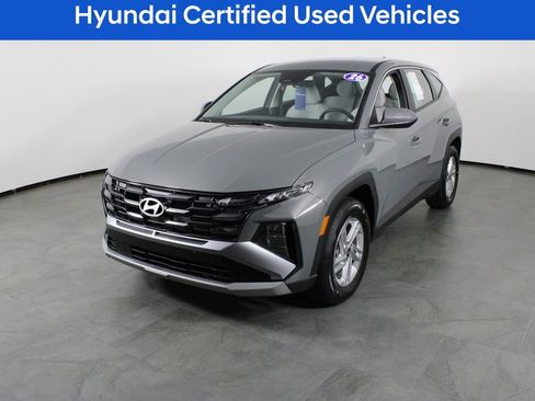 Certified 2026 Hyundai Tucson SE FWD image 2